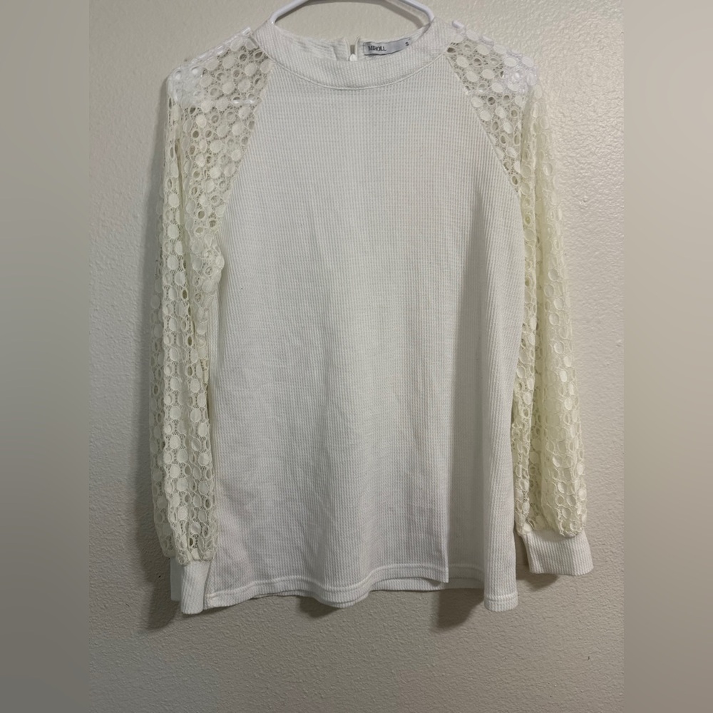 81 MIHOLL Elegant White Lace Sleeve Sweater